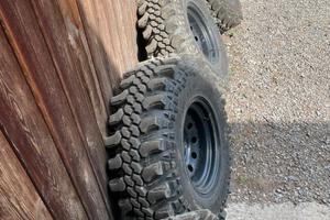 Gomme e cerchi fuoristrada  CST