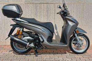 Honda SH350i  2023 con 2552 KM +ACCESSORI 