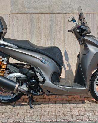 Honda SH350i  2023 con 2552 KM +ACCESSORI 