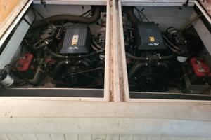 2 motori Mercruiser omaggio accessori