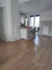 Appartamento ristrutturato con terrazze, garage e