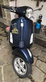 Vespa 50 scooter