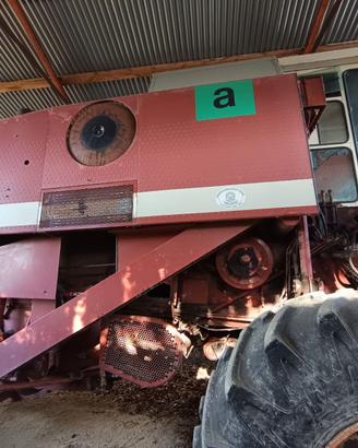 Mietitrebbia Laverda