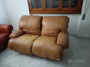 Coppia di divani in vera pelle