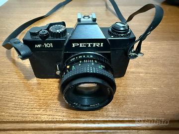 Macchina fotografica Petri MF-101