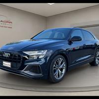 AUDI Q8 55 TFSI quattro tiptronic Sport