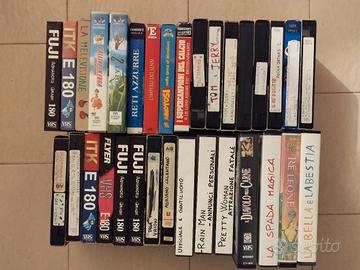 VHS videocassette 32 pezzi 