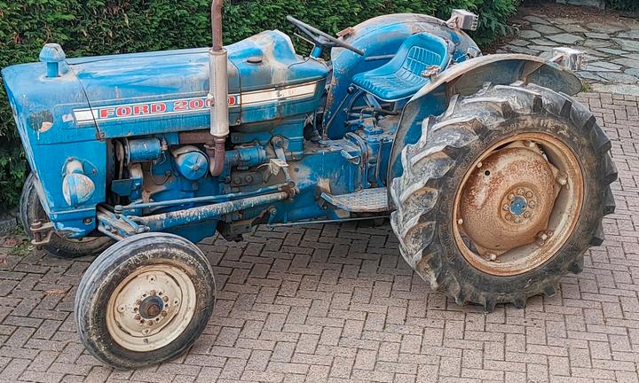 Ford 2000
