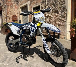 Husqvarna FE 250 2020 Öhlins accessoriata