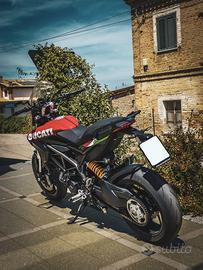Ducati hyperstrada 821