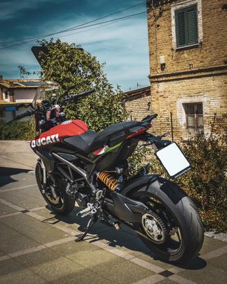 Ducati hyperstrada 821
