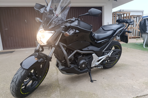 Honda nc 700 ad automatica