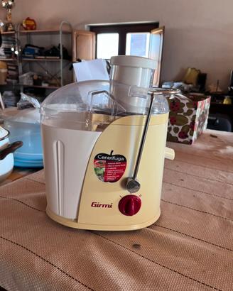Centrifuga Girmi per frutta e verdura