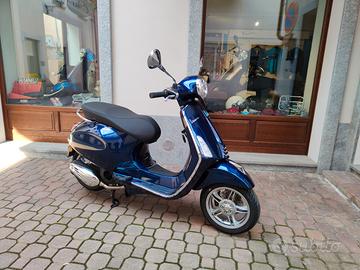 Piaggio Vespa 125 Primavera Sconto e Bauletto OMAG