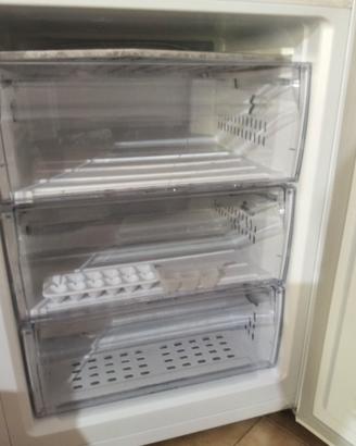 Frigorifero con freezer