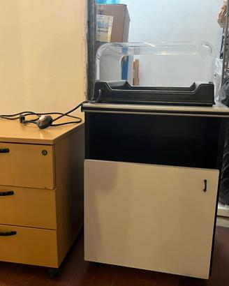 2 Mobiletti in legno: Comodino e Cassettiera