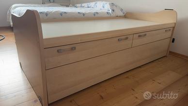 Letto con cassetti