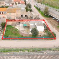 SERRAMANNA - Indipendente con ampio giardino