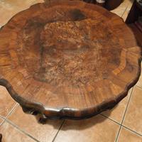 Tavolo da salotto antico