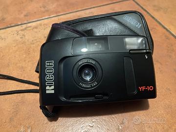 Ricoh YF-10 macchin fotografica
