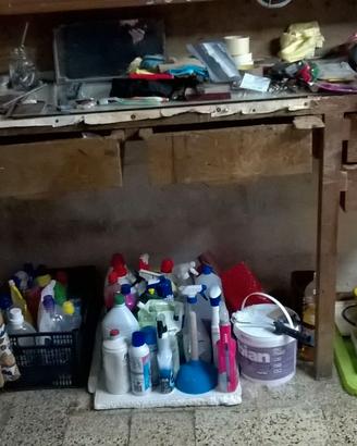 Banco (bancone) da lavoro vintage con morsa e mola