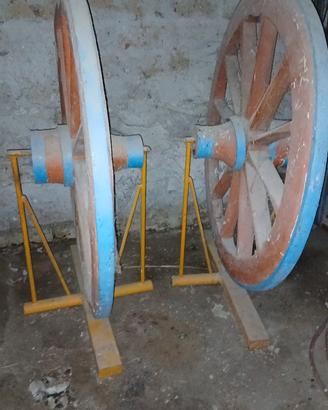 Ruote di carro in legno 