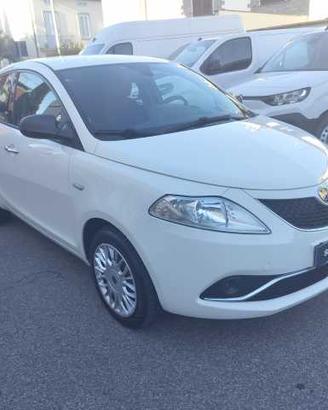 Lancia Ypsilon 1.2 69 CV 5 porte Silver