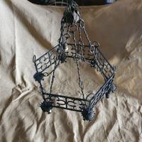 Lampadario antico in ferro battuto