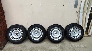 Cerchi gommati invernali 215/65 R16