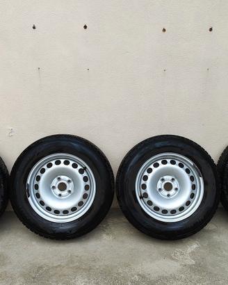 Cerchi gommati invernali 215/65 R16