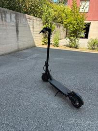 Monopattino elettrico vivo