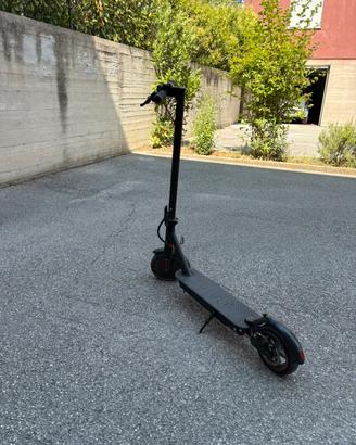 Monopattino elettrico vivo