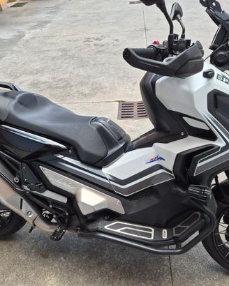 Honda x adv 750
