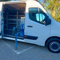 Renault master officina mobile
