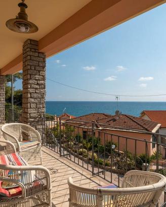 Villa panoramica sul mare. Nove posti letto