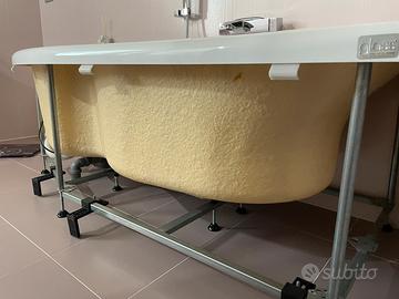 Vasca da bagno autoportante