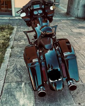 HARLEY - DAVIDSON Road Glide M8 107