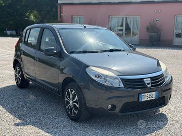 Dacia Sandero 1.4 8V GPL Lauréate