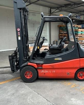 Muletto linde e25-1 triplex 6000
