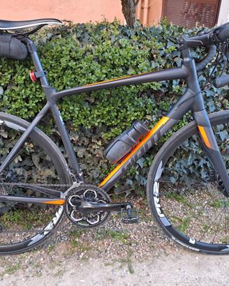 Giant Contend bicicletta da corsa