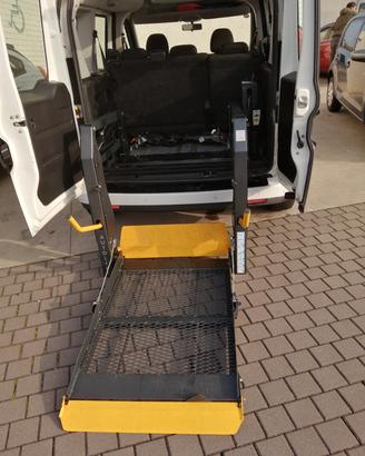 Fiat Doblo' trasporto disabili
