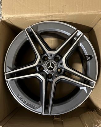 Set 4 cerchi in lega originali Mercedes AMG da 19”