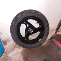 cerchioni f12 mai usati da quando verniciati 