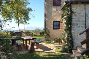 Festività in relax in collina: Casale panoramico