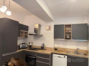 Cucina completa di elettrodomestici