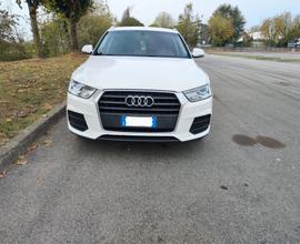 Audi Q3 2.0 TDI 120 CV Business