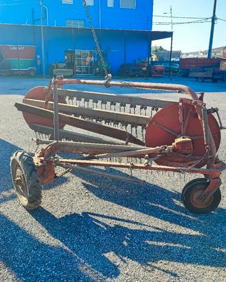 Ranghinatore a pettine trainato
