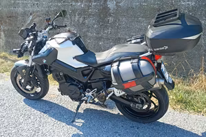 BMW F 800 R (2010) - FULL OPTIONAL DA TURISMO - PR