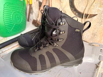 Scarponi da montagna nr .41 nuovi