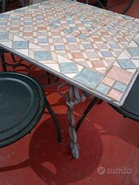 tavolo con sedie 